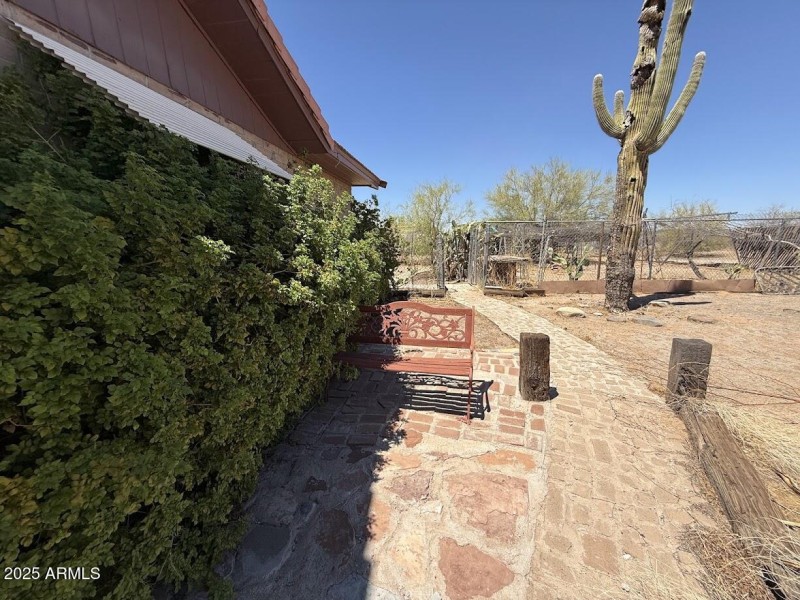 27028 W Quartzite Dr