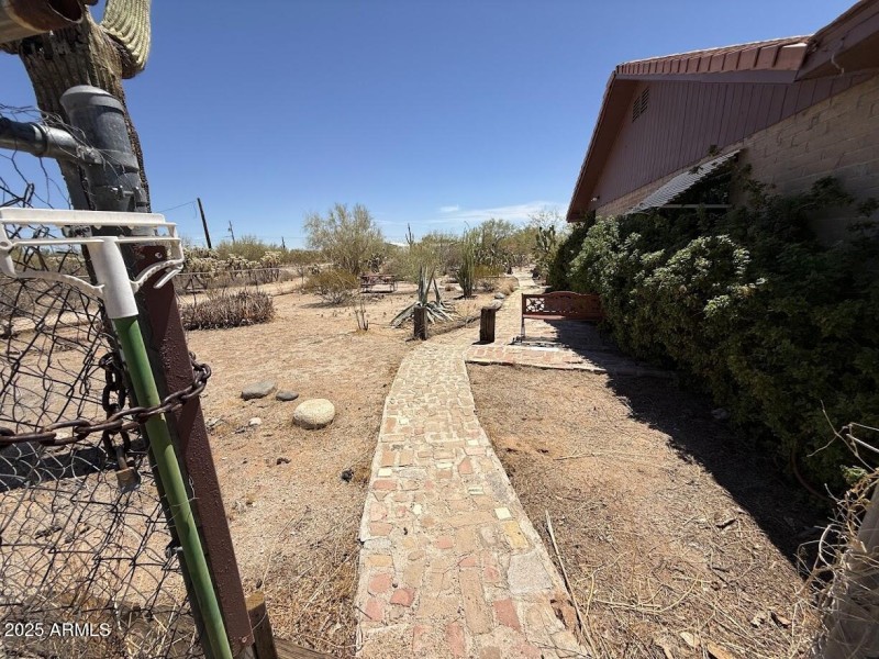 27028 W Quartzite Dr