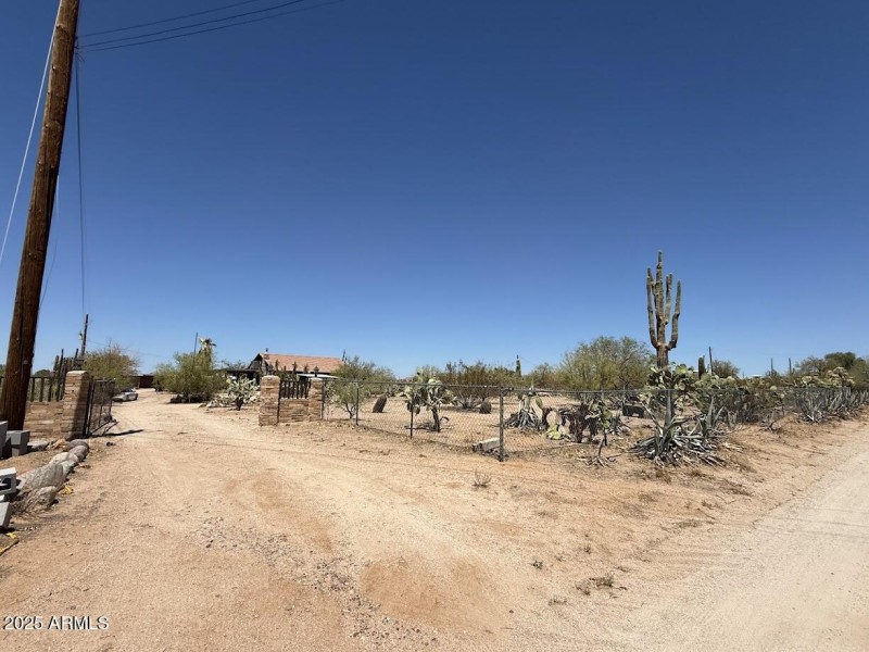 27028 W Quartzite Dr