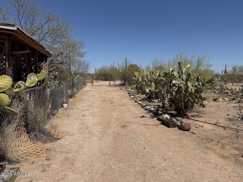 27028 W Quartzite Dr