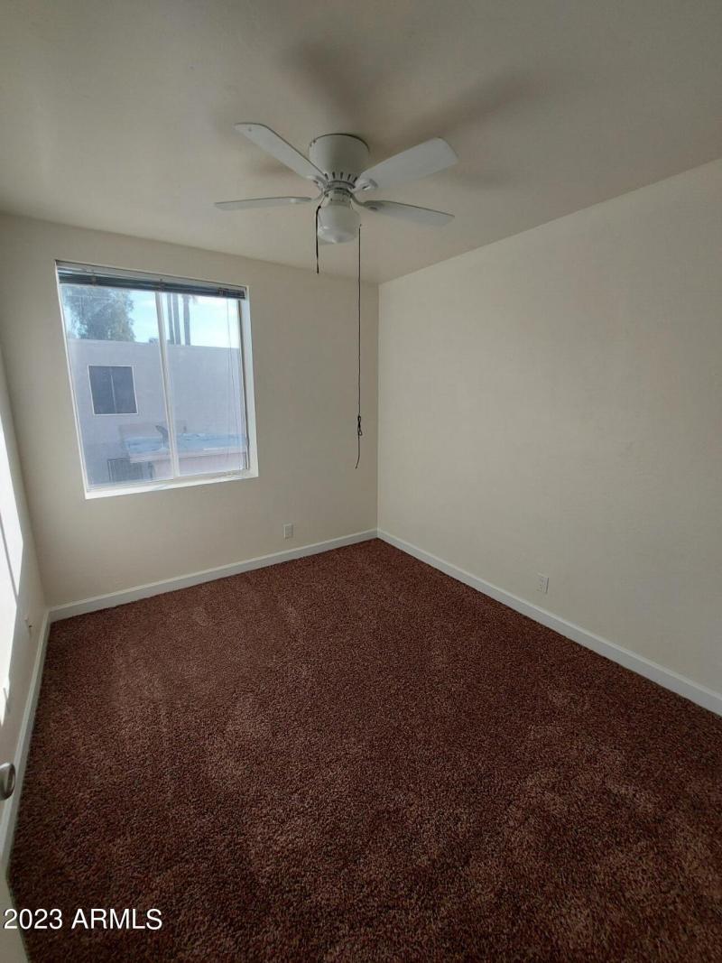 6140WTownleyAvePics17