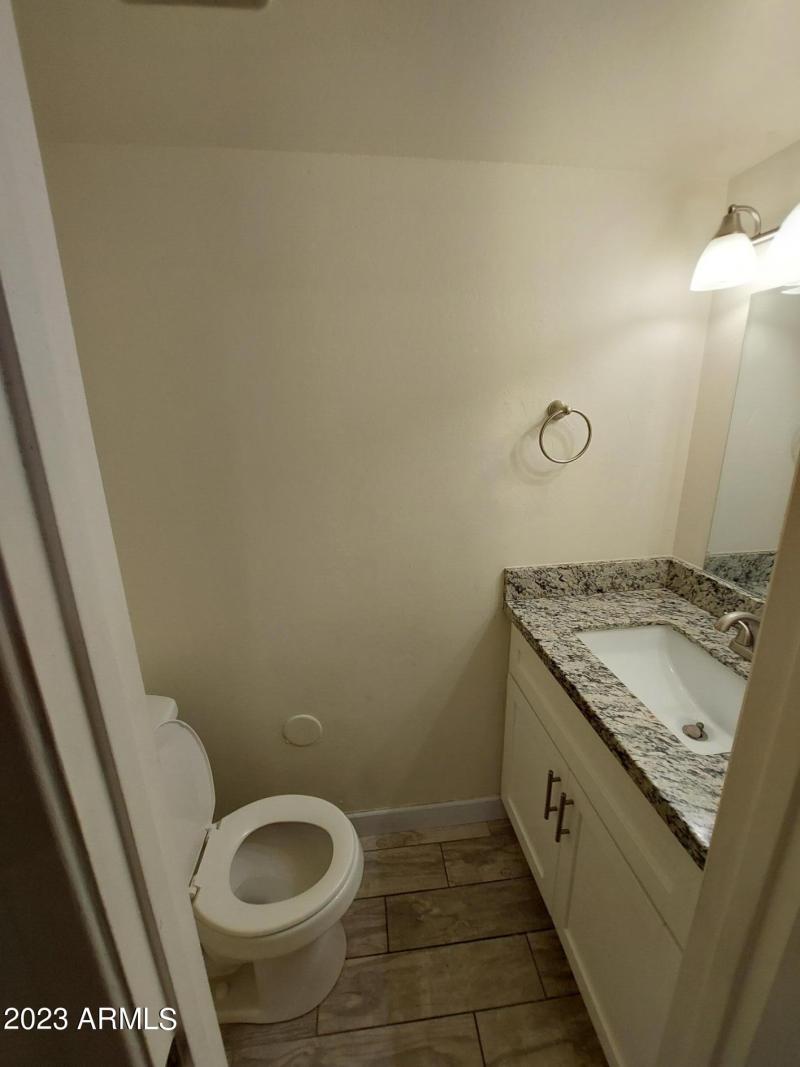 6140WTownleyAvePics12