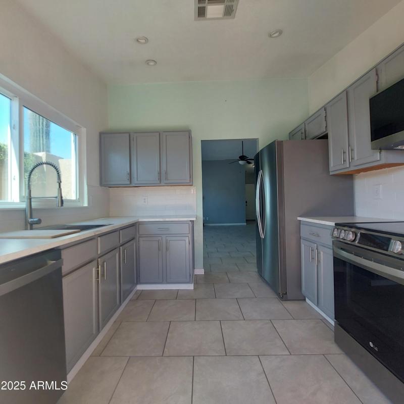 14076 N. 26th Ave. PICS17