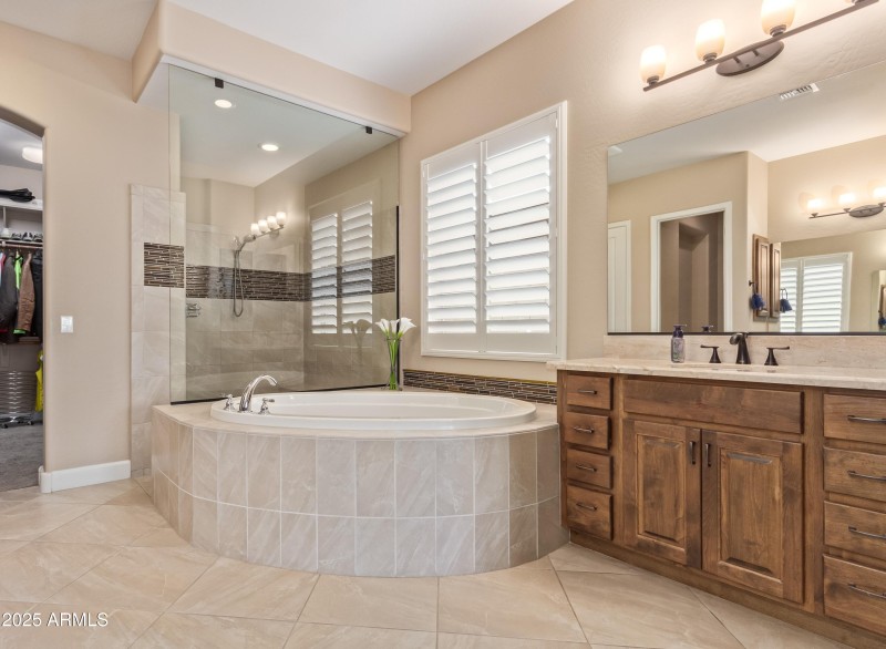 Dual vanities