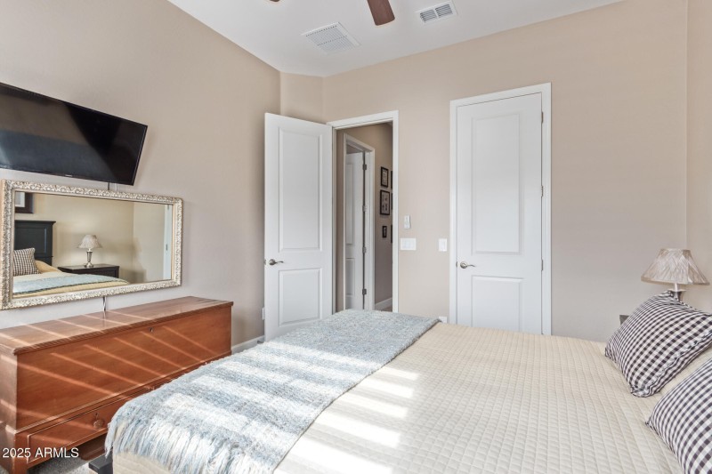 Has a walk-in closet