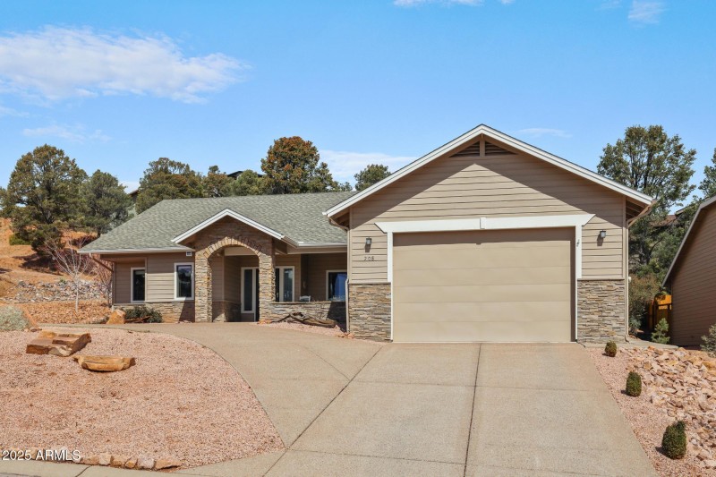 Exterior Front/Corner Lot