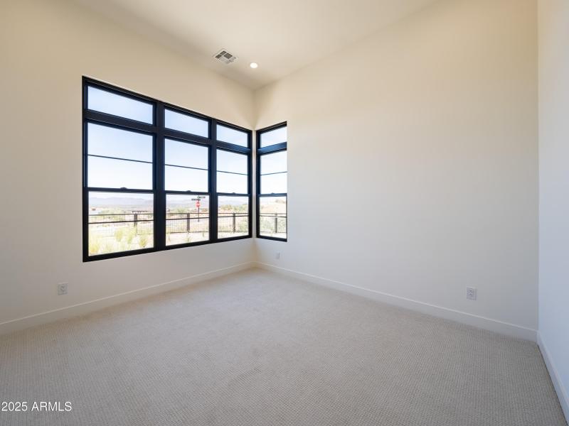 Guest Bedroom W Views