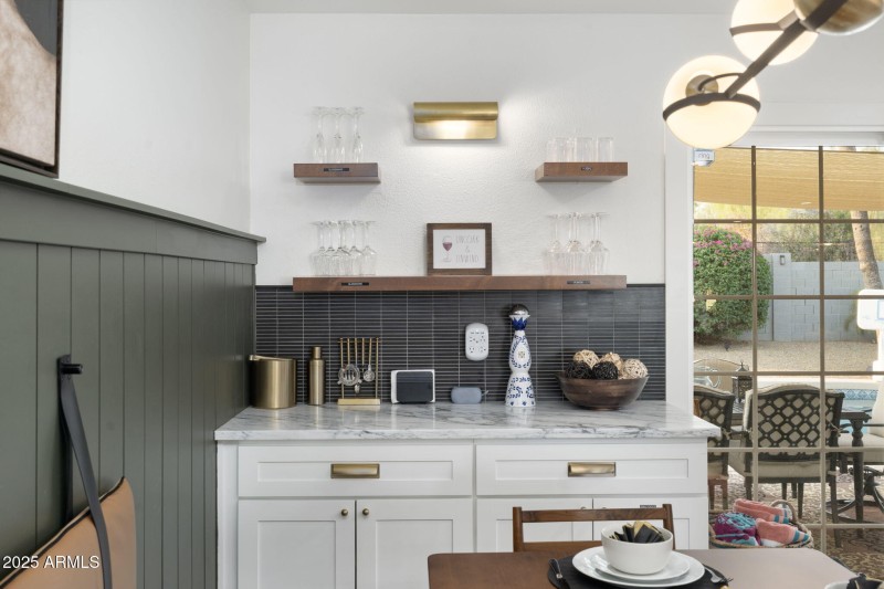 17-web-or-mls-QVB02957