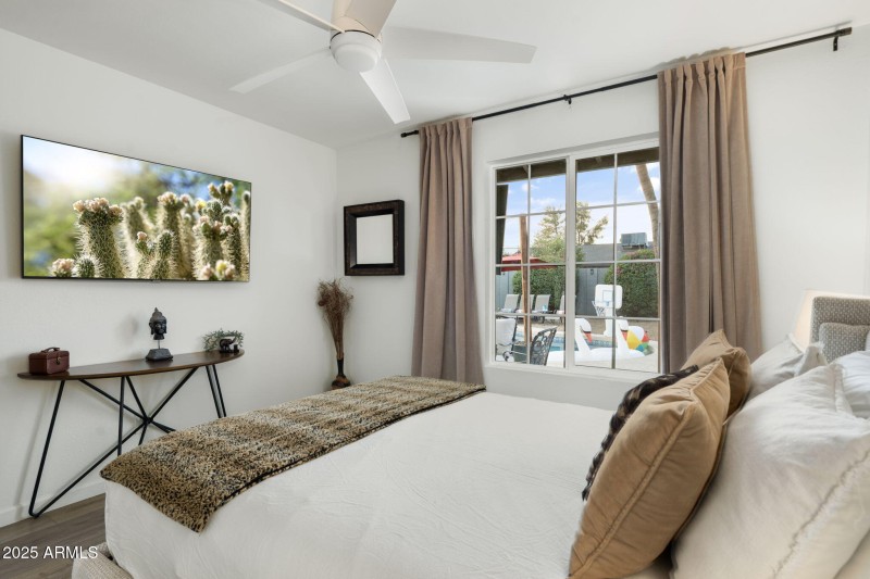 30-web-or-mls-QVB03034