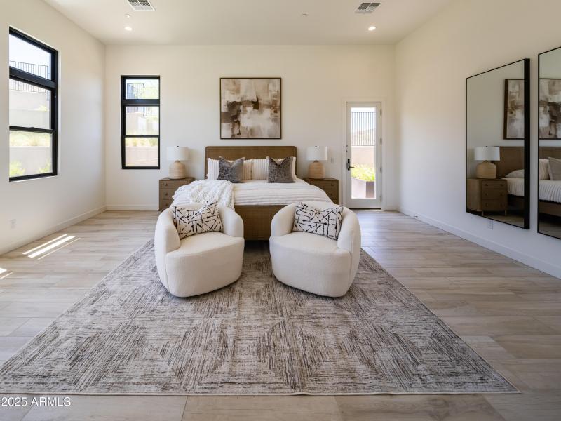 Primary Suite W Sitting Area