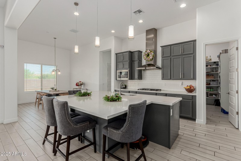 17 - White Feather 3816