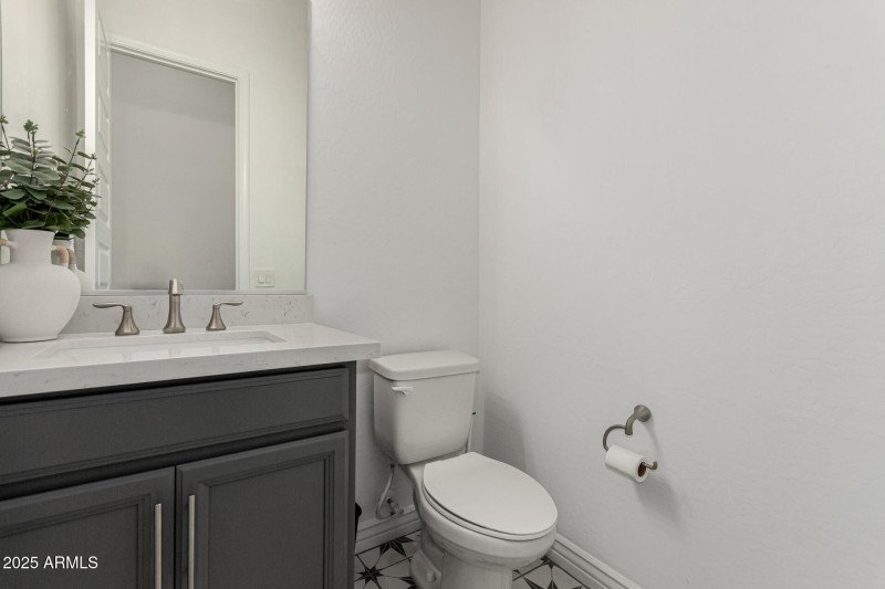 20 - White Feather 3816