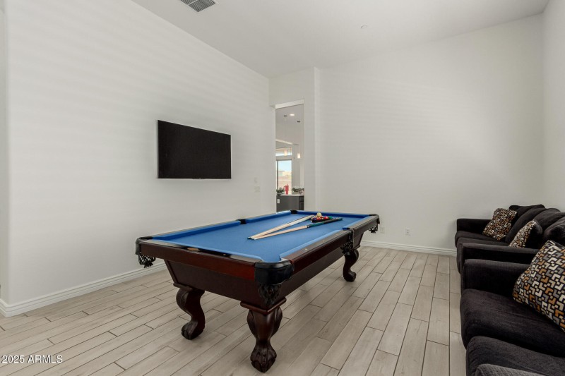 41 - White Feather 3816