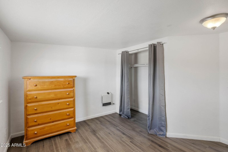 Bedroom 2 (2)