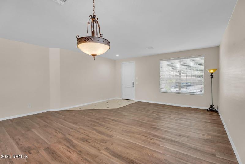 Living room/Dining room