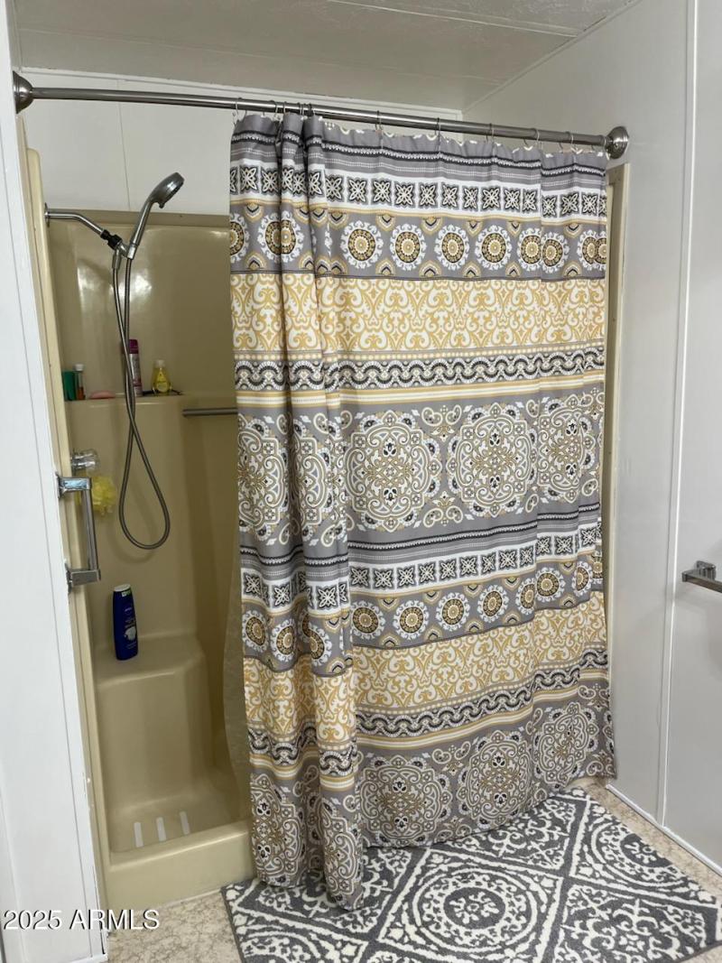 808 shower in primary bathroom