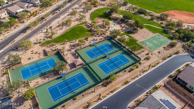 tennis/pickleball
