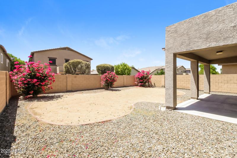 020-photo-rear-view-14686536