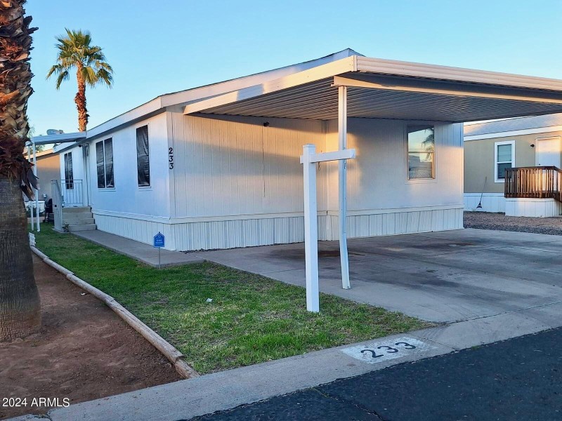 Front/Carport