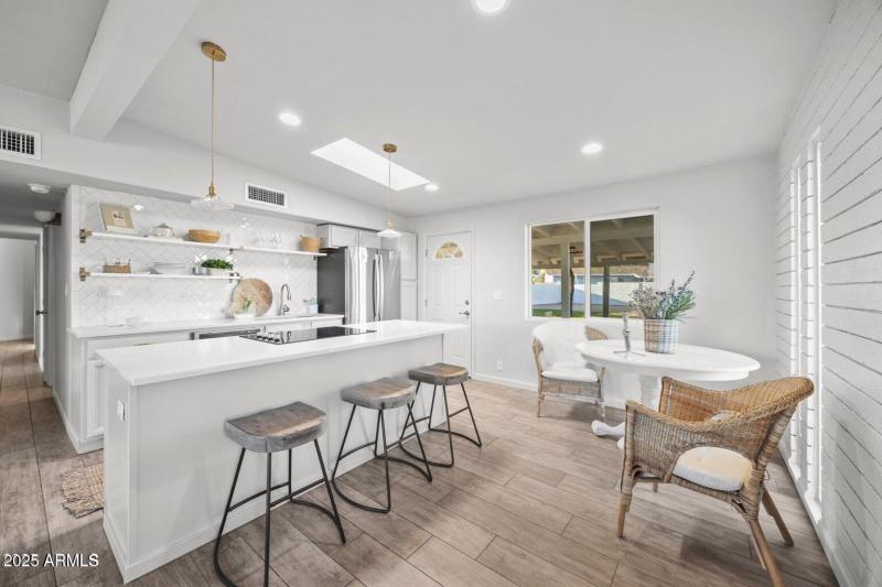 Upgraded eat in kitchen