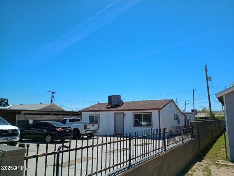 2435 Yuma- front side