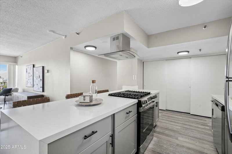 12-Kitchen