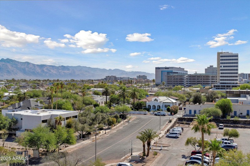 30-Balcony View