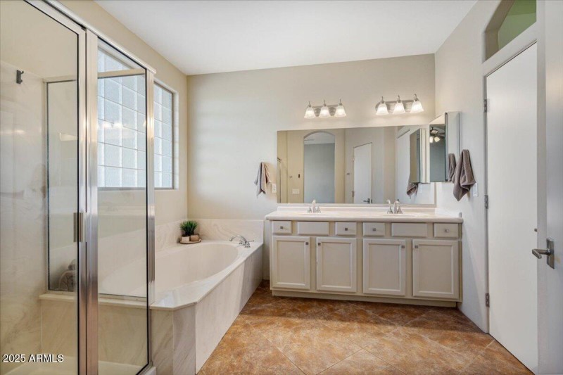 Upstairs Suite Bathroom