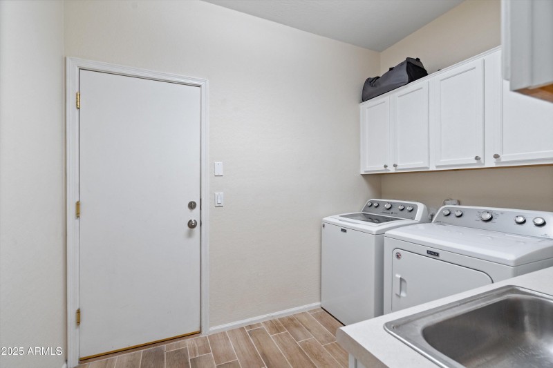 37-Laundry Room