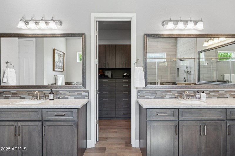 21-web-or-mls-17870-e-wolf-tree-ln