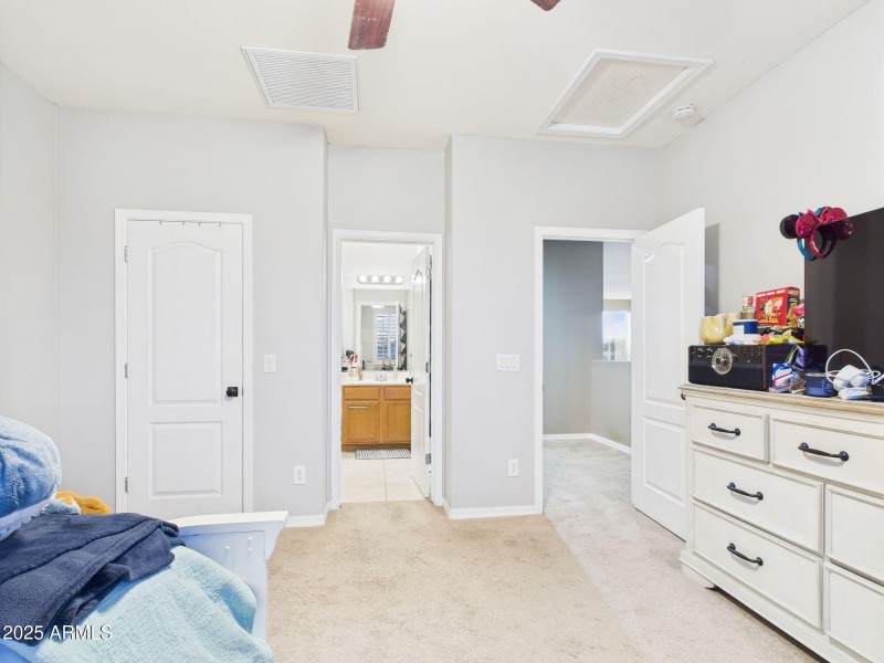 26-web-or-mls-CAM03379G0-PR0138-STILL026