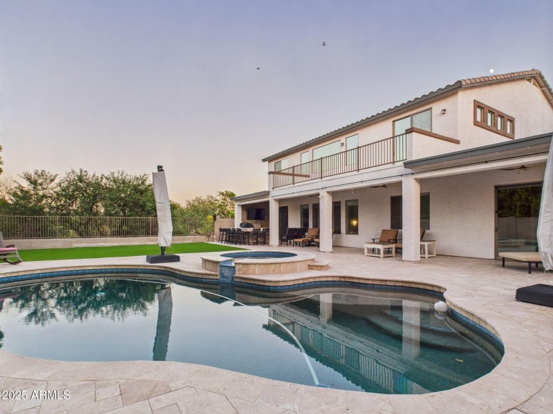 40-web-or-mls-CAM03379G0-PR0138-STILL040