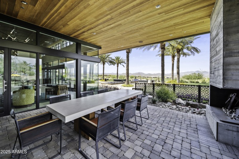 22Helens Patio