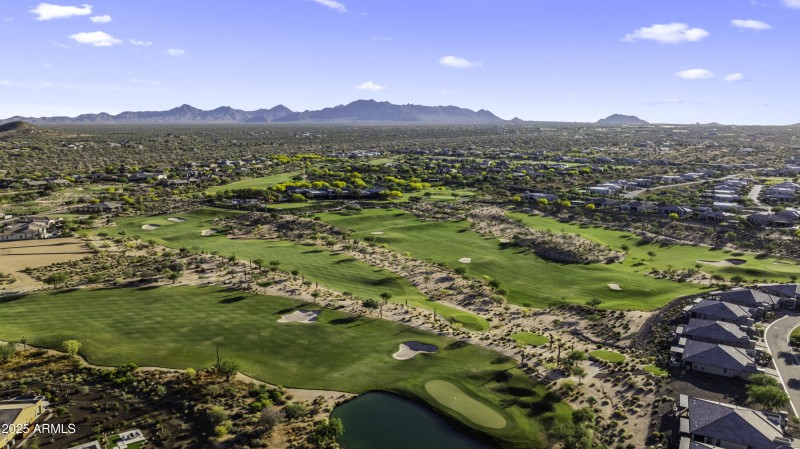 30Golf Course