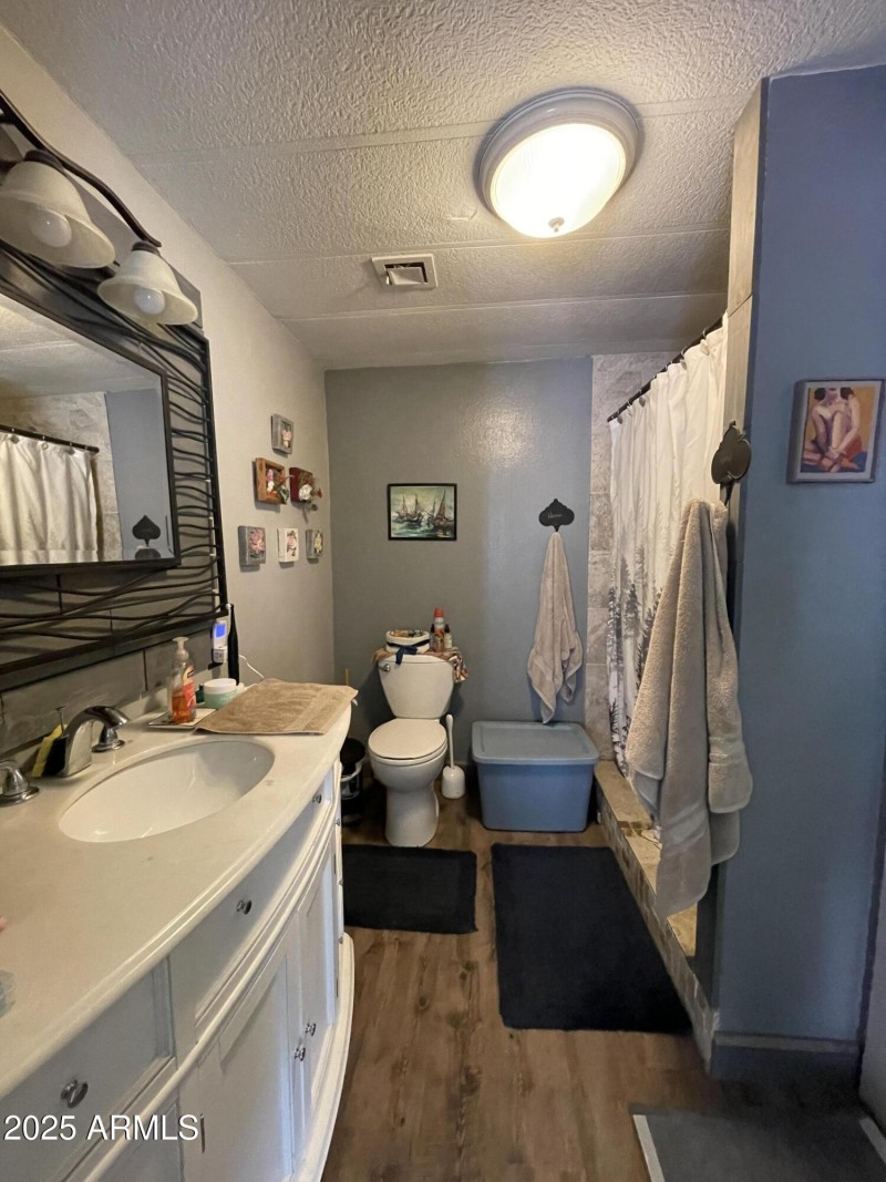 18 Master bath