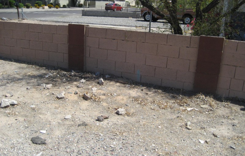 LINE ON WALL APPROX LOT LINE SOUTH SIDE