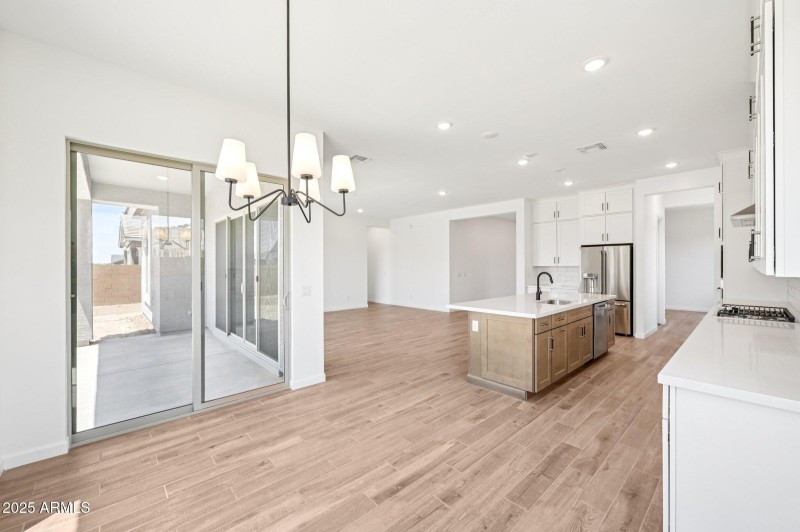 6-web-or-mls-E Twin Acres Dr-S0708-006