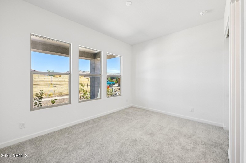 12-web-or-mls-E Twin Acres Dr-S0708-012