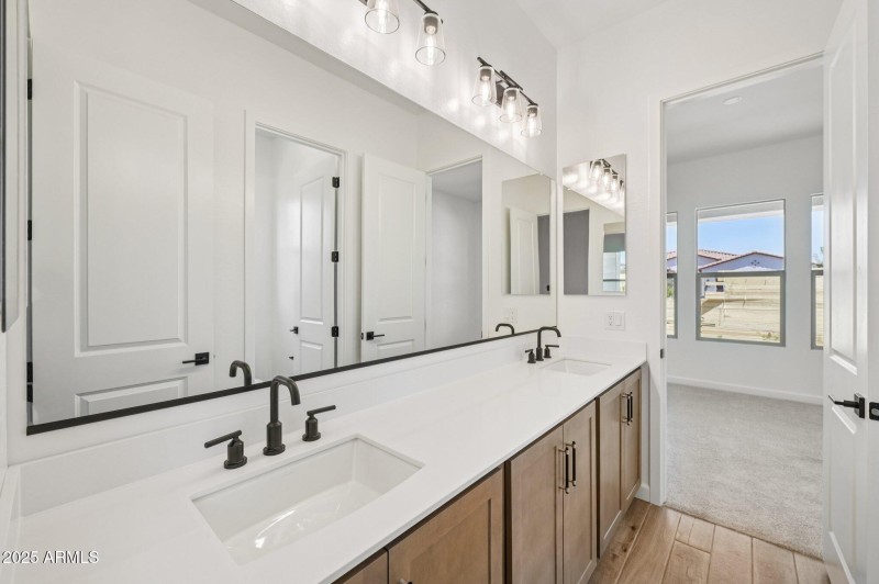 16-web-or-mls-E Twin Acres Dr-S0708-016