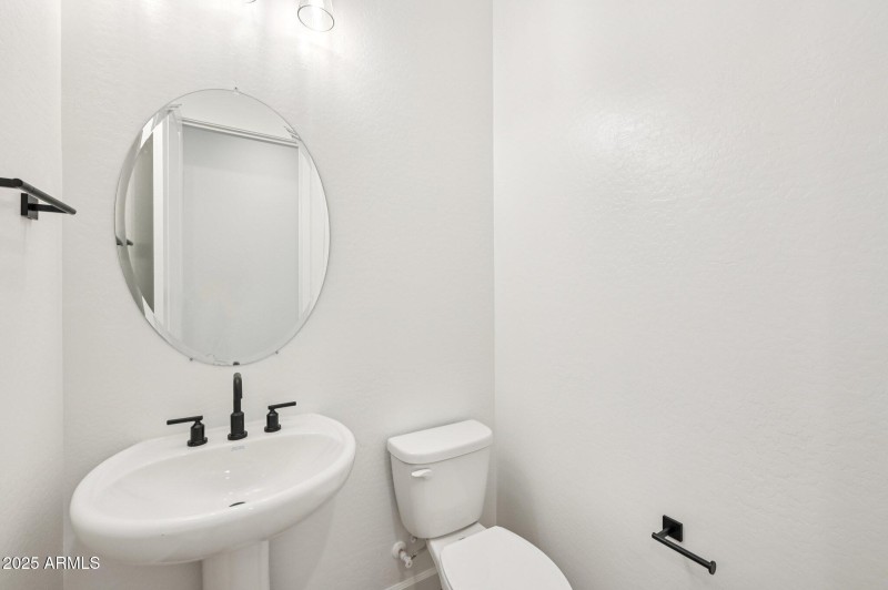 19-web-or-mls-E Twin Acres Dr-S0708-019