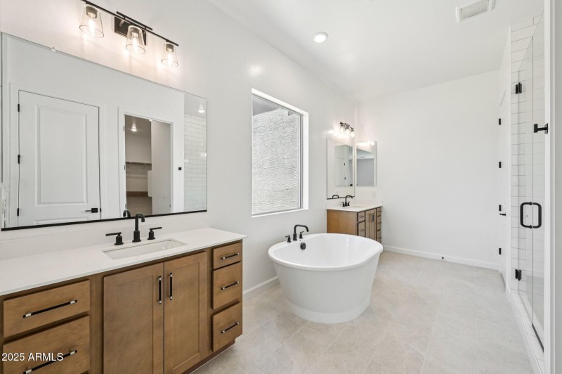 28-web-or-mls-E Twin Acres Dr-S0708-028