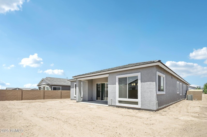 35-web-or-mls-E Twin Acres Dr-S0708-035