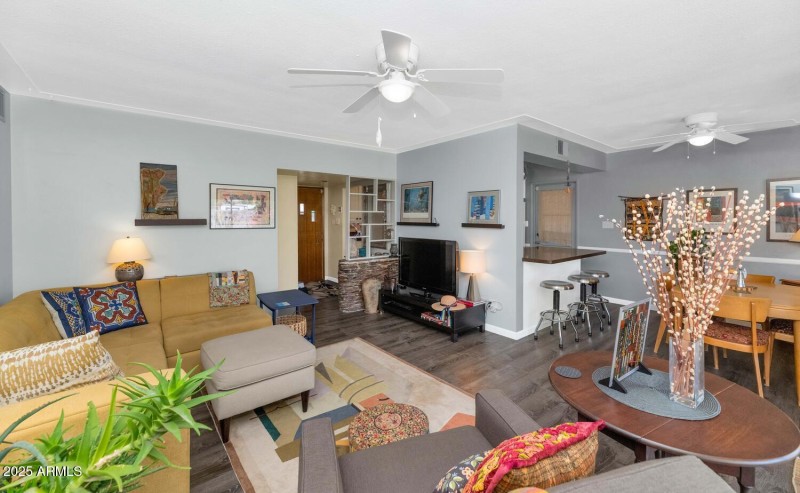2218 W State Ave-large-005-012-2218 W St