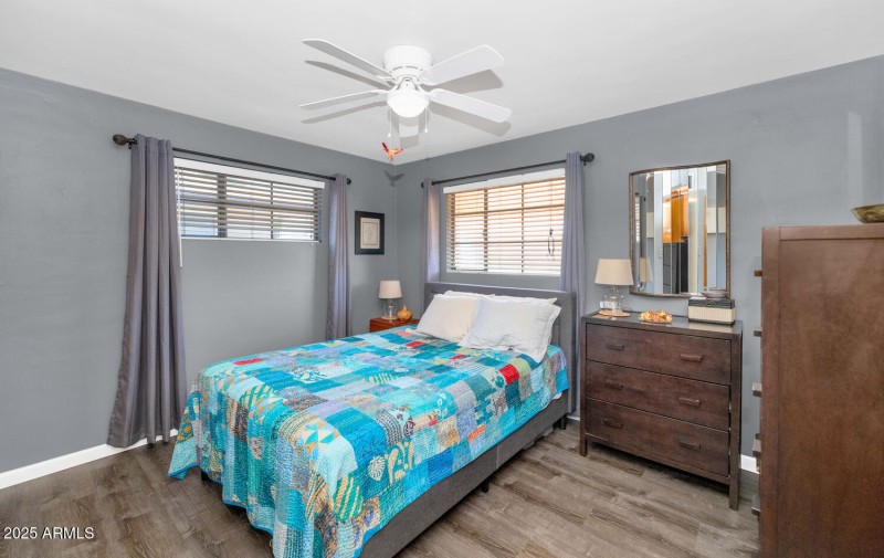 2218 W State Ave-large-016-016-2218 W St