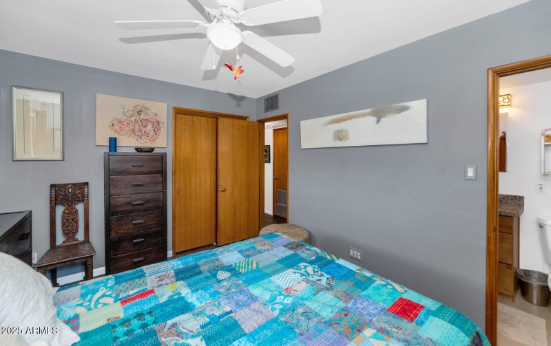 2218 W State Ave-large-017-007-2218 W St