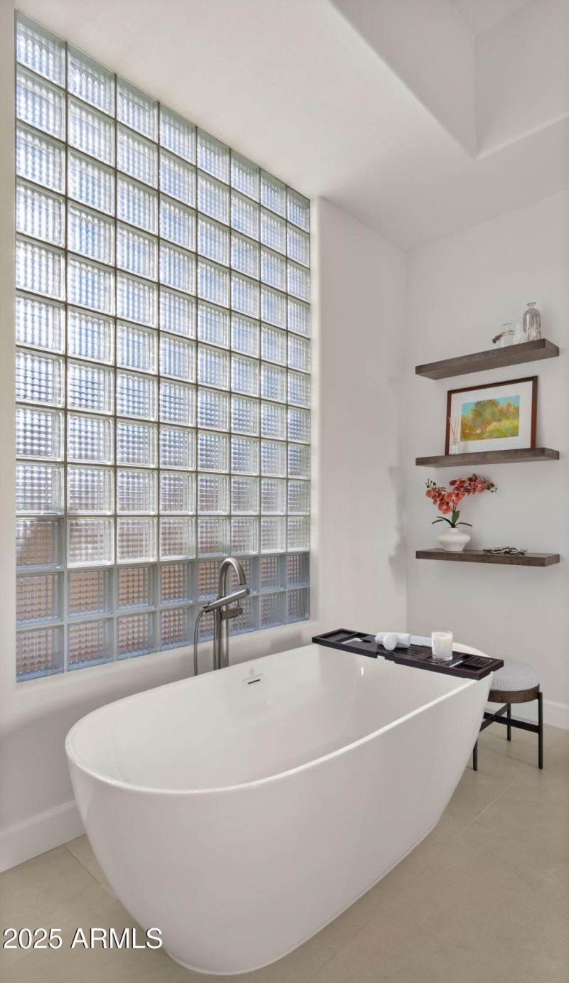 Relaxing Soaking Tub