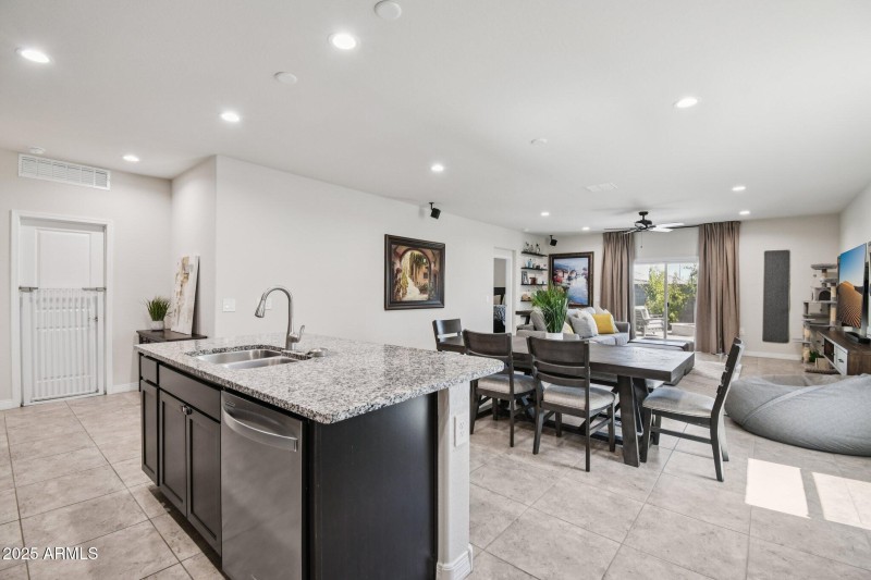 Kitchen/Dining
