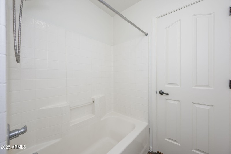 Hall Tub/Shower