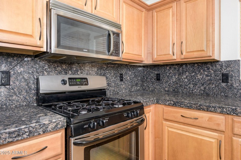 Gas Range & Microwave