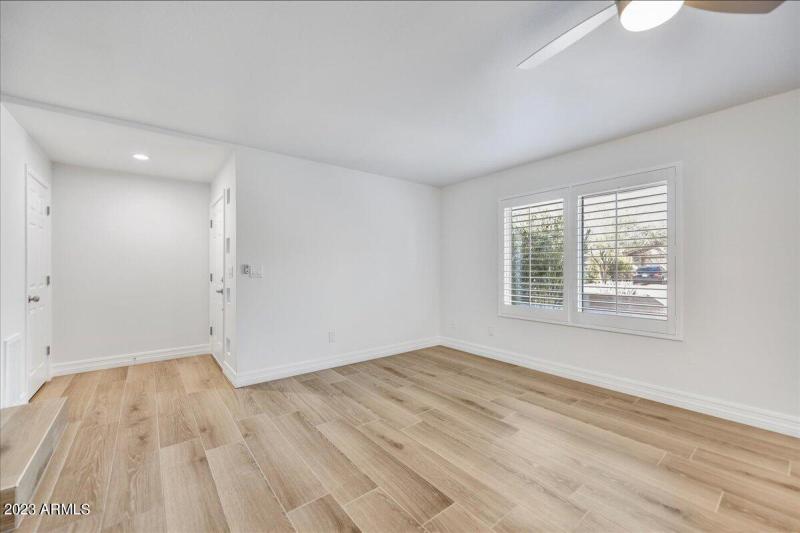 06-Foyer Living Detail